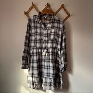 En Creme Black and White Plaid Long Sleeve Dress